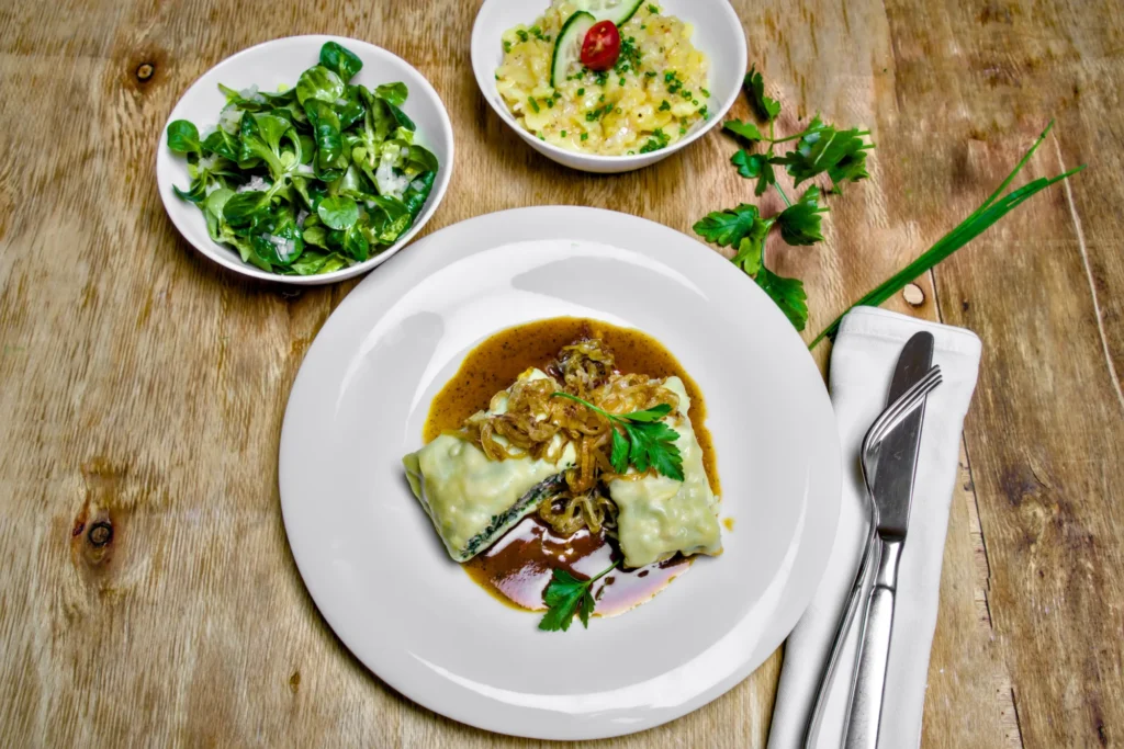 Original schwäbische Maultaschen mit Kartoffelsalat