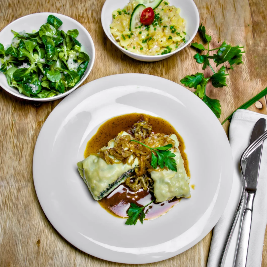 Original schwäbische Maultaschen mit Kartoffelsalat
