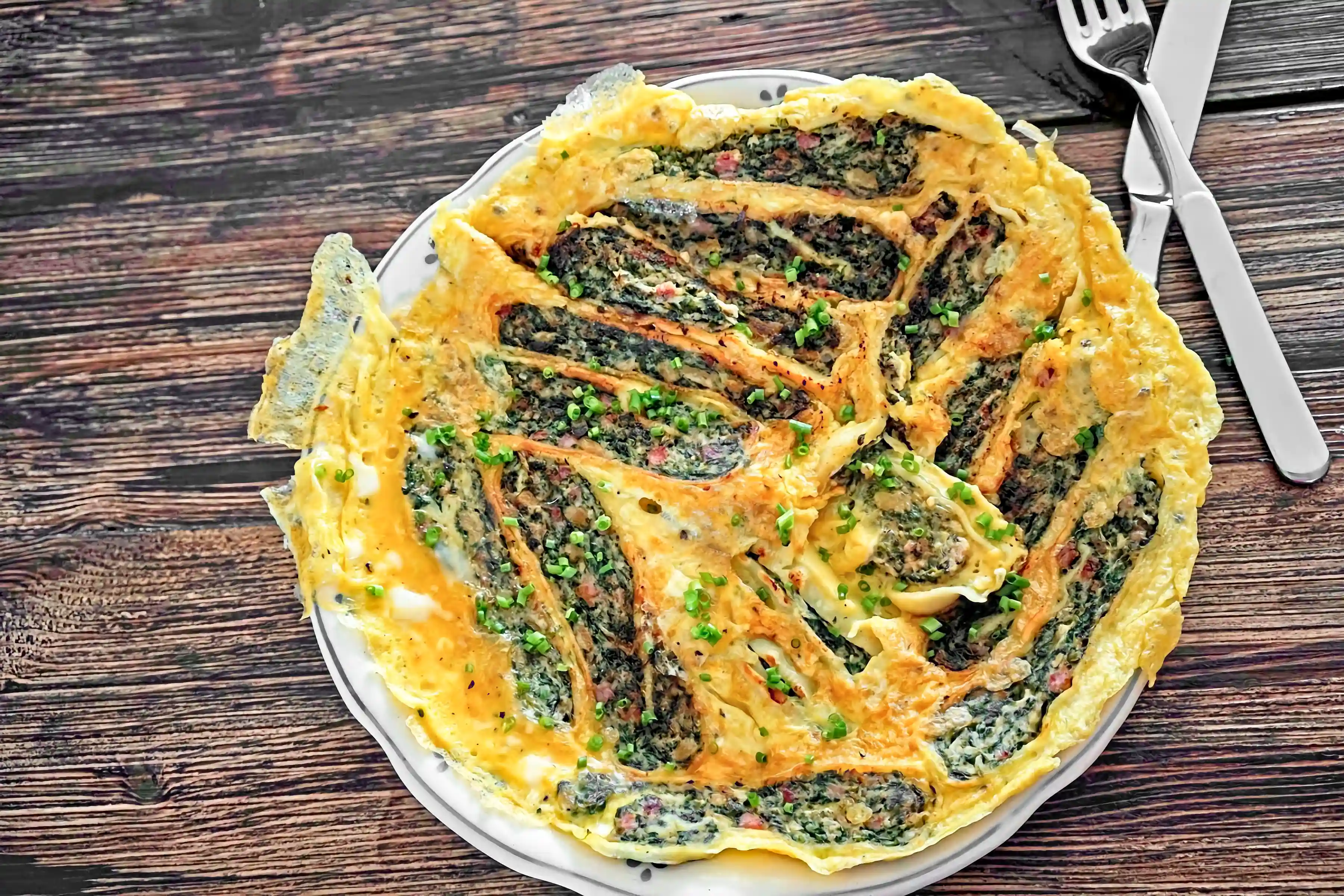 Original Schwäbische Maultaschen geröstet mit Ei und Kartoffelsalat Original Schwäbische Maultaschen geröstet mit Ei und Kartoffelsalat