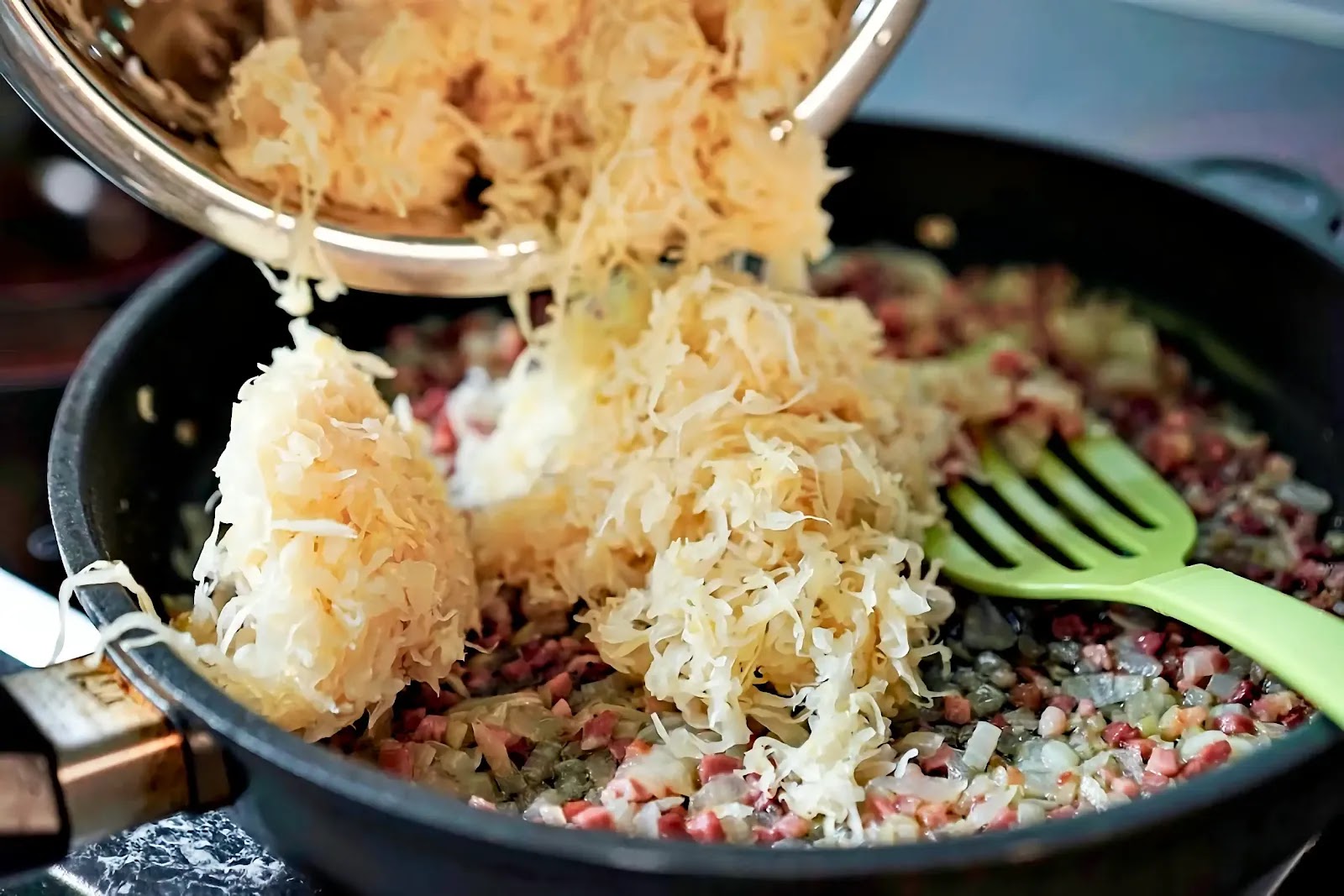 Sauerkraut in der Zubereitung
