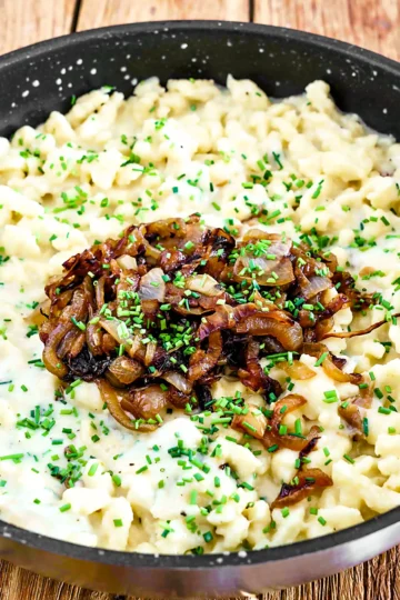 Allgäuer Käsespätzle: Das Rezept mit 4 Käsesorten