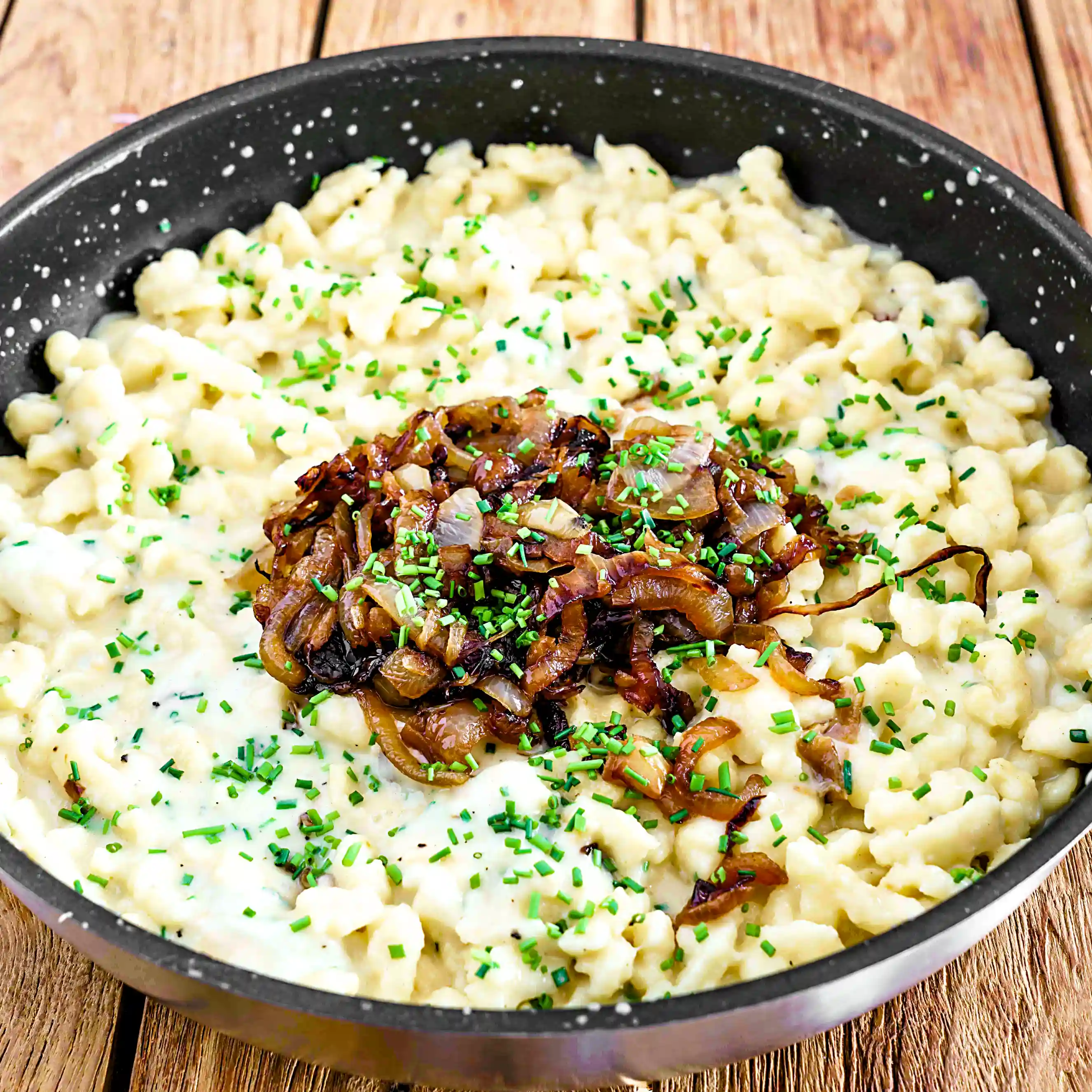 Allgäuer Käsespätzle: Das Rezept mit 4 Käsesorten
