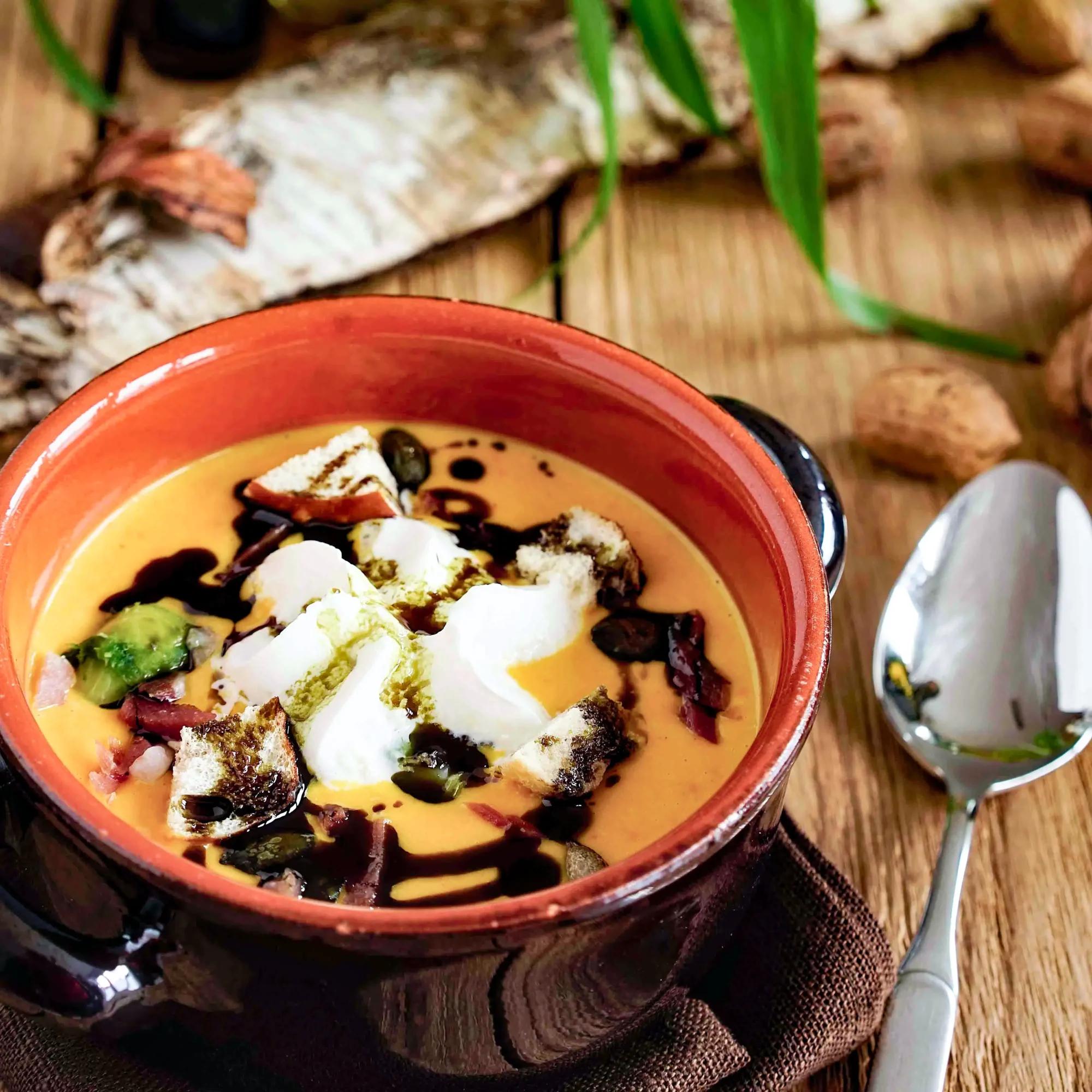 Kürbissuppe mit Birne und Speck: Das perfekte Rezept