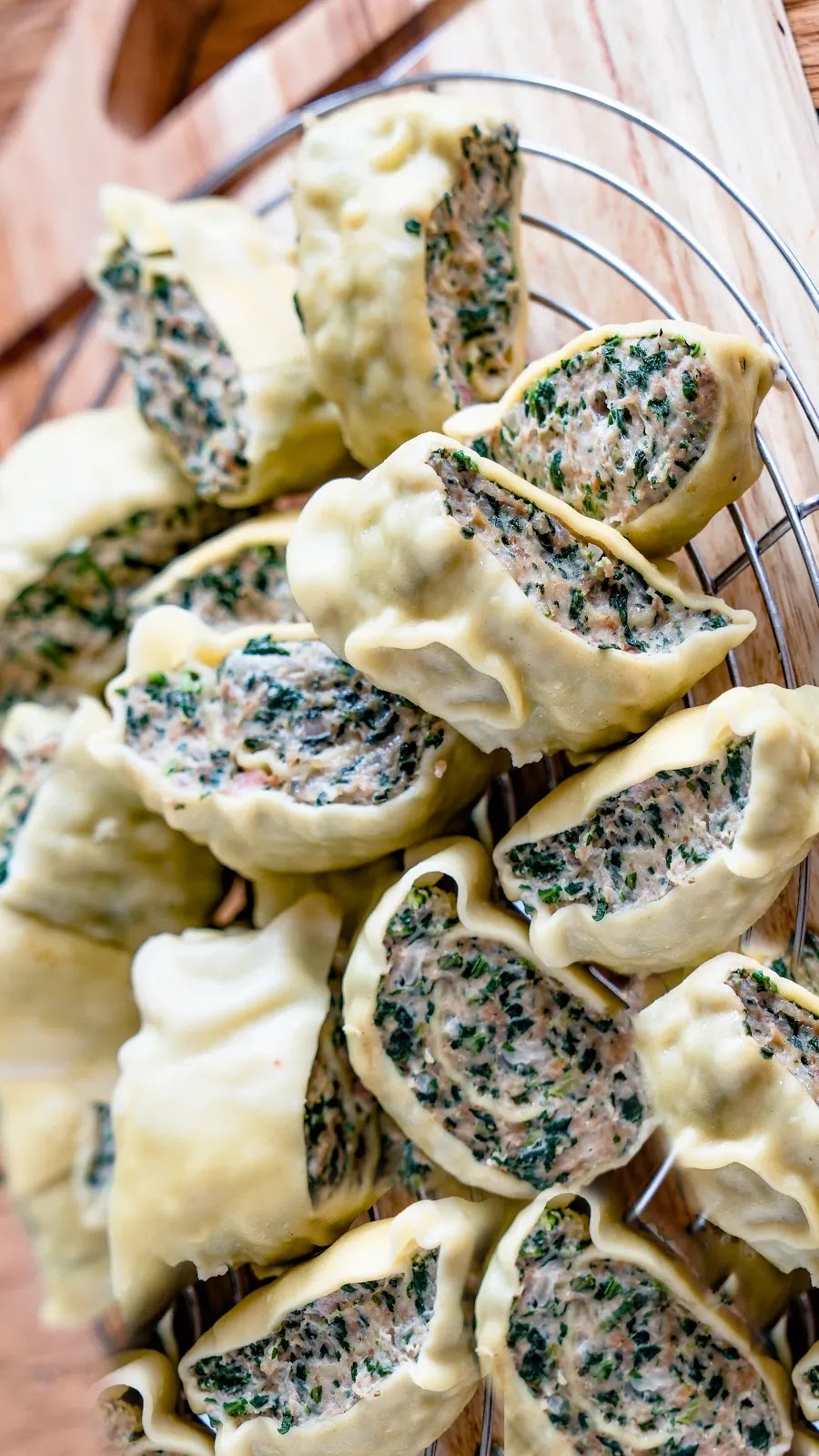 Lauwarmer Maultaschen-Salat: Der schwäbische Sommerklassiker