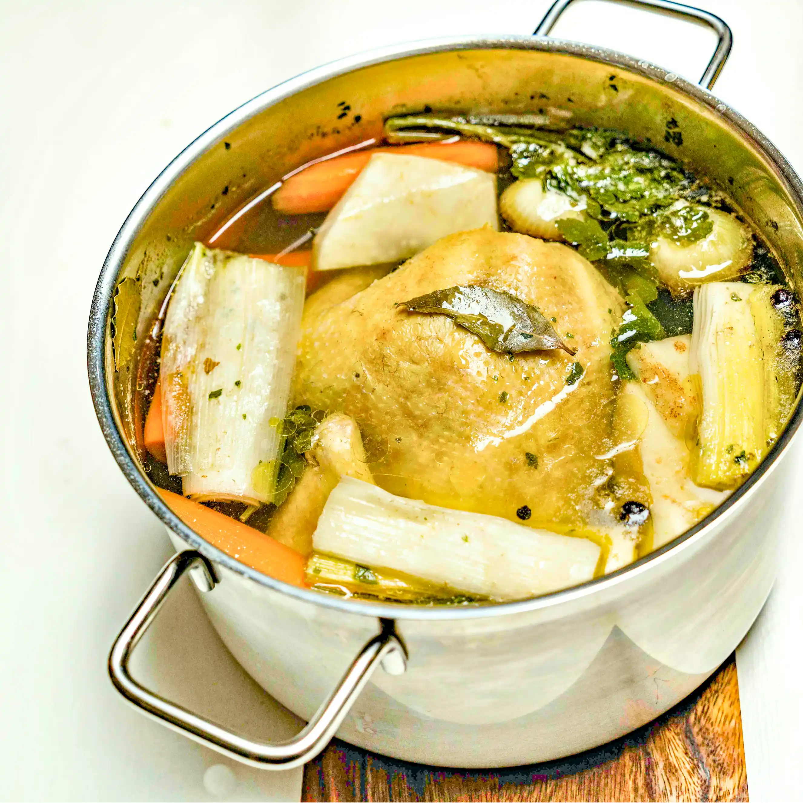 Hühnersuppe selber machen: Das beste klassische Rezept